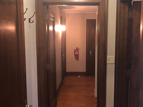 3rd image of 138 W 26th St #8