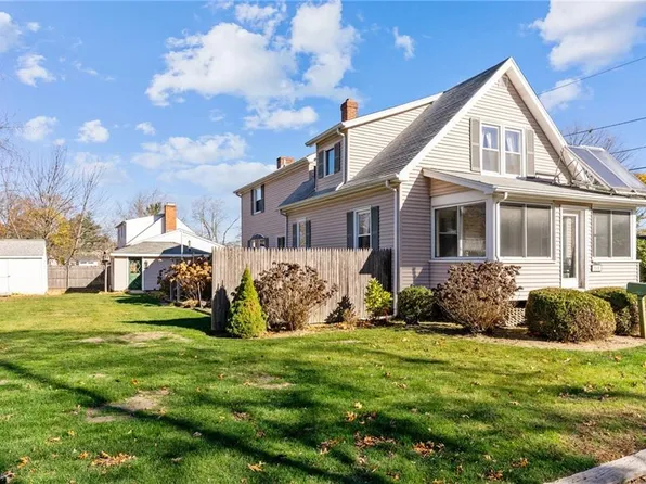 165 Vaughn Ave, Warwick, RI 02886