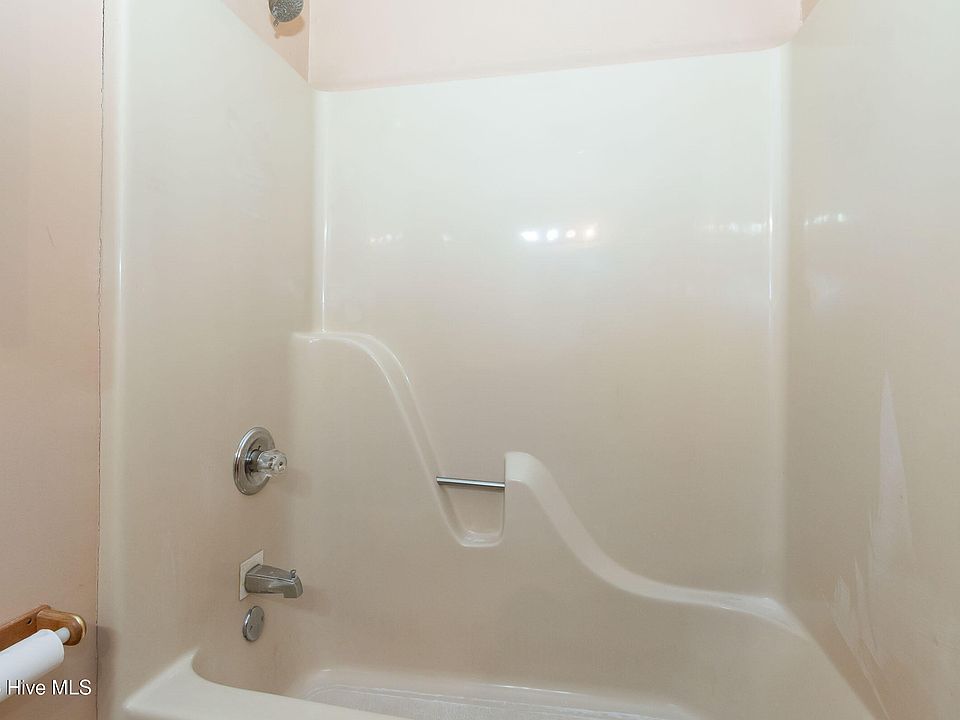 22nd image of 186 Amandas Way