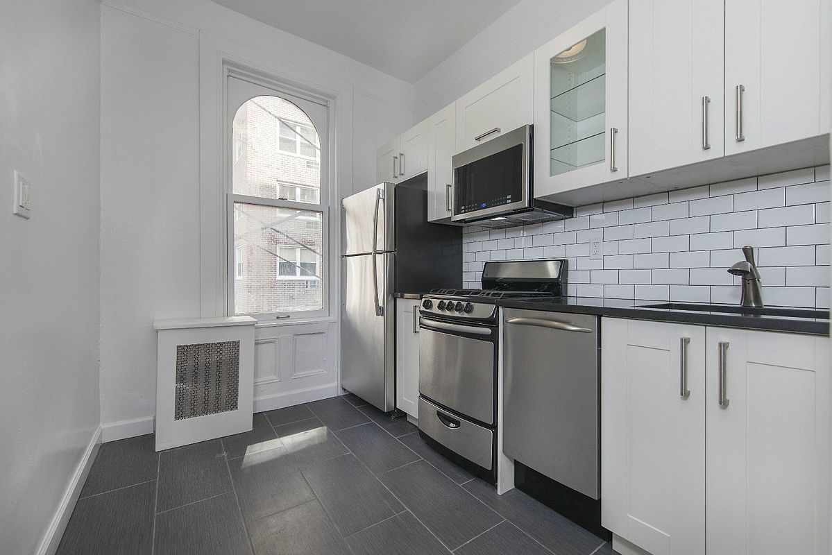 15 Barrow Street 4F in West Village Manhattan StreetEasy