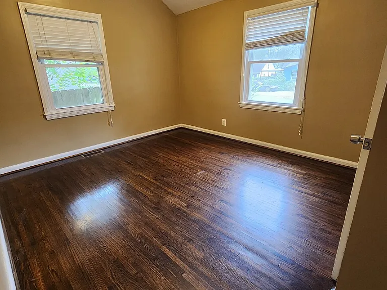 3711 Burrus St — Photo 16