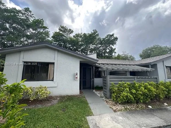 453 Lakeview Dr APT 1, Fort Lauderdale, FL 33326