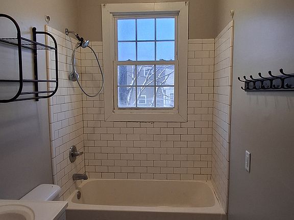 2nd image of 607 Guilford Ave