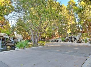 2542 W Macarthur Blvd UNIT B, Santa Ana, CA 92704