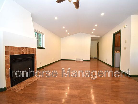 5th image of 502 Sanders Ave