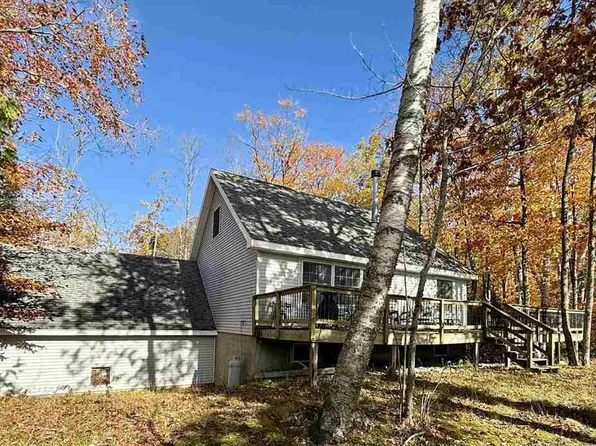 28284 Fox Lake Rd, Beaver Island, MI 49782