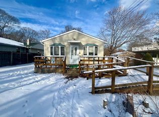 23 Maplewood Ave, Selden, NY 11784