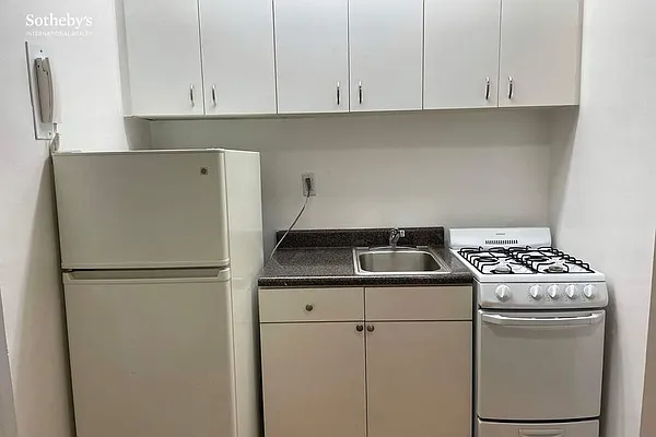 Rented by Sotheby's International Realty | media 8