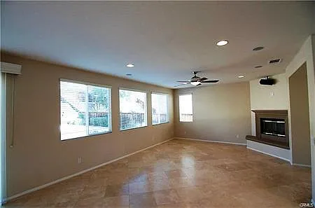 25118 Meridian Ct — Photo 8