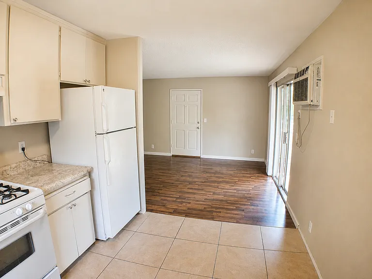 346 Hickory St #4 — Photo 5