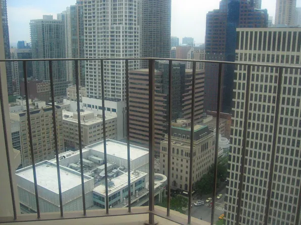 535 N Michigan Ave APT 1206, Chicago, IL 60611