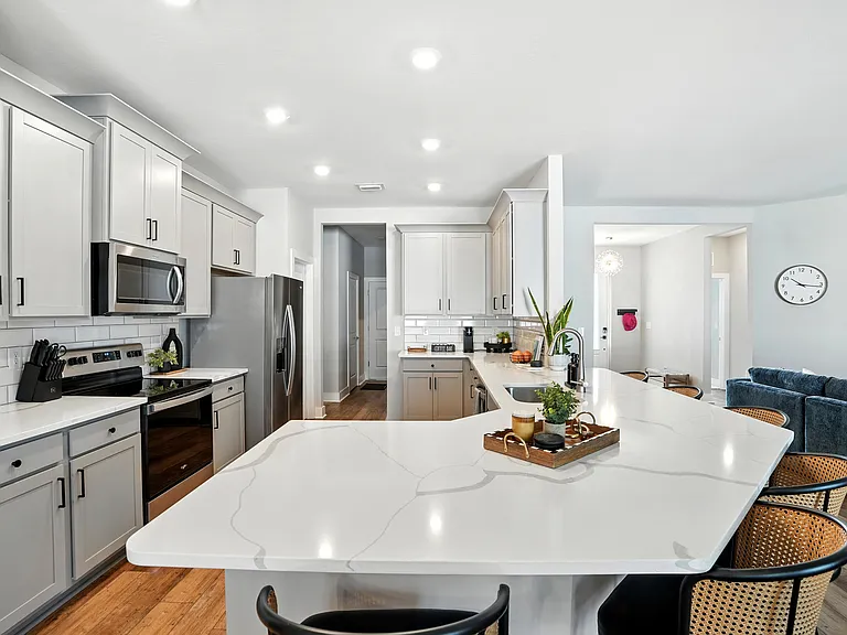 4226 SW 13th Ave — Photo 14