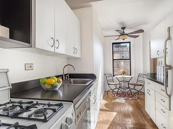 2nd image of 35 W 92nd St #4-D