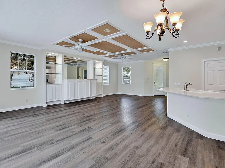 303 Caravelle Dr — Photo 14