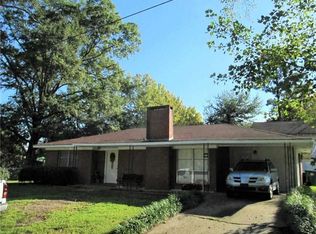 300 N Park St, Winnfield, LA 71483