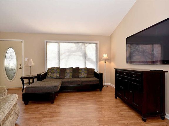 2nd image of 6030 Fremont Dr #11