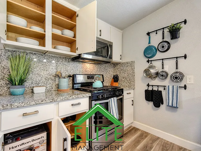 898 Beardsley Dr — Photo 45