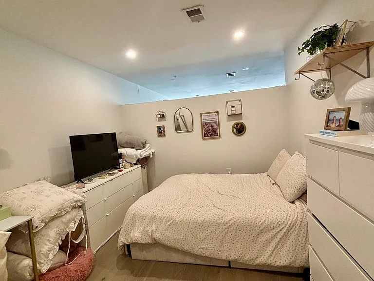 253 N 3rd St #3F — Photo 7