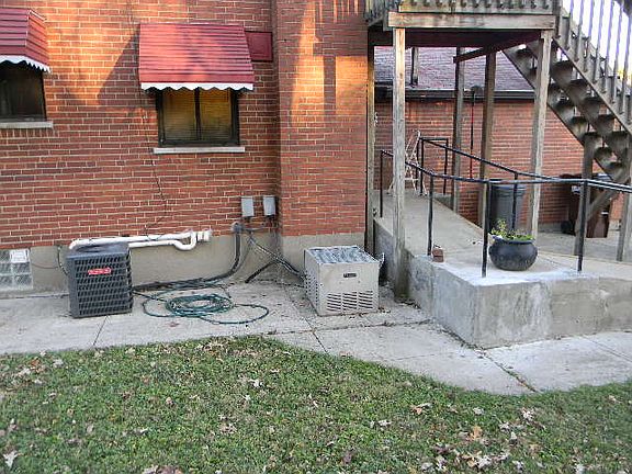 5th image of 6933 Clovernook Ave