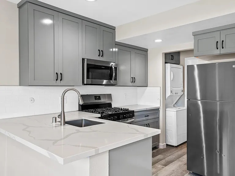 617 E Birch St #K — Photo 5