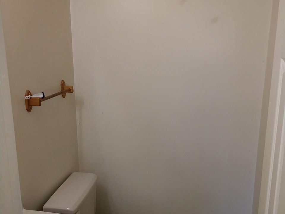1st image of 516 Bell Place Dr