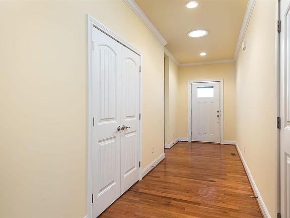 4th image of 132 Patmore Ln