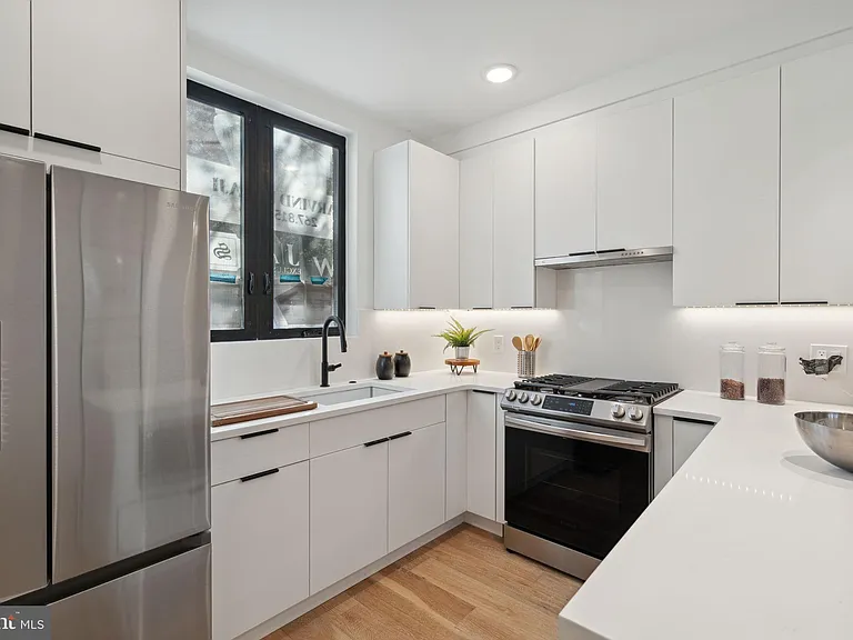 1623 Christian St #1 — Photo 5