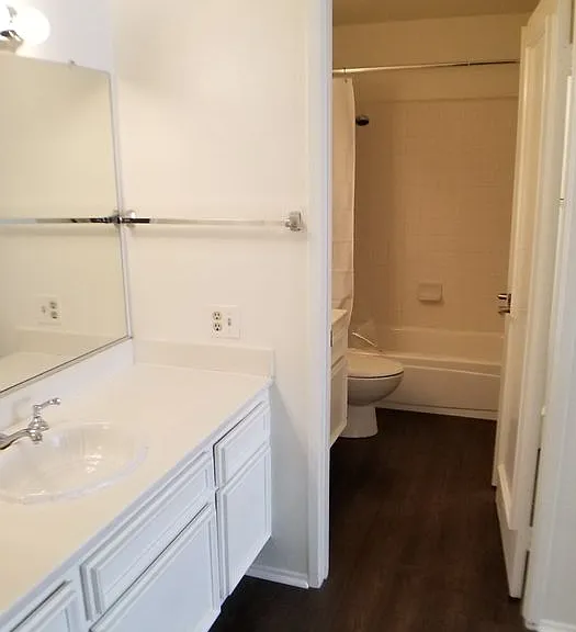 112 Corsica Dr — Photo 23