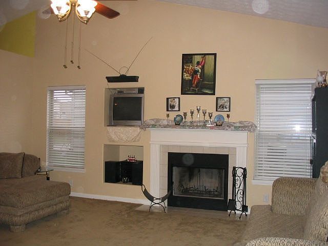 Great Room w/Fireplace