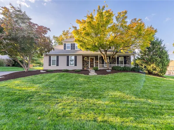 5821 Helen Dr, Allentown, PA 18104