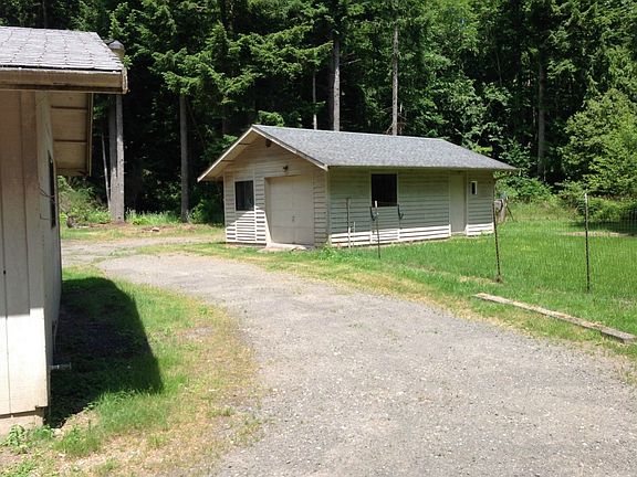 3rd image of 20894 NE Melson Ln