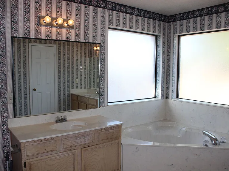 4801 Addie Dr — Photo 19