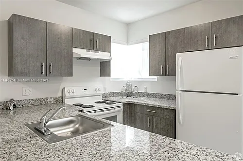 243 W 77th St #102 Photo 1