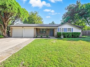 220 Page Ct, Hurst, TX 76053