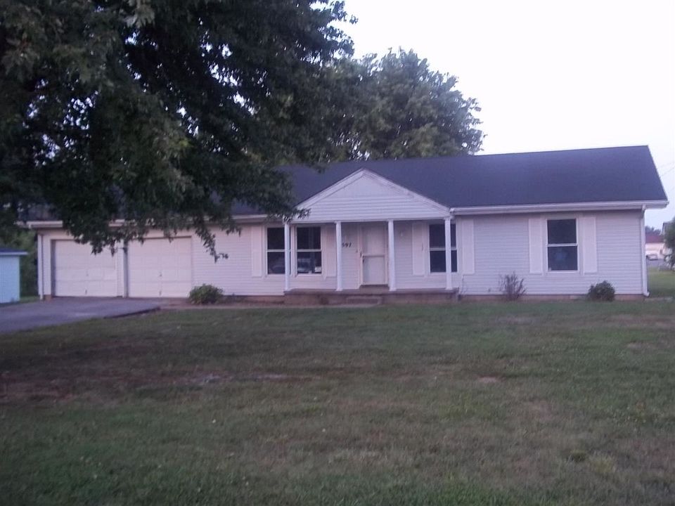 1st image of 597 Chris Dr