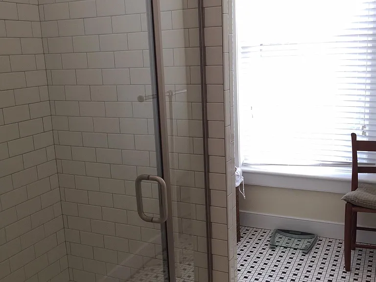Bathroom 03