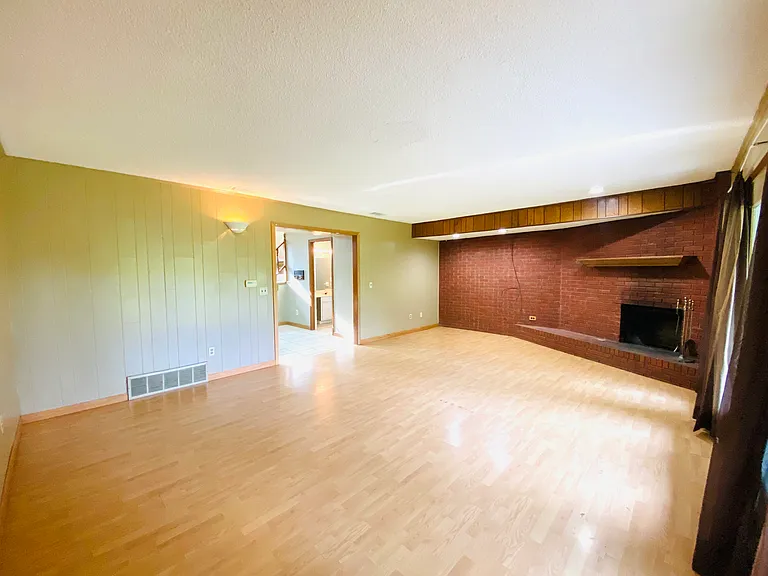 371 Pineview Rd — Photo 9