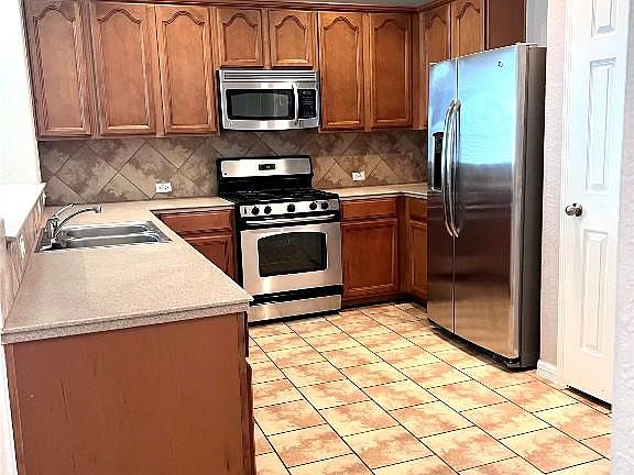 3rd image of 6177 Newcastle Ln