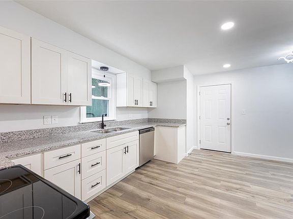 5th image of 3 Shireford Ln