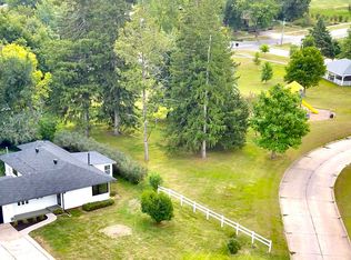 1620 Broad St, Grinnell, IA 50112