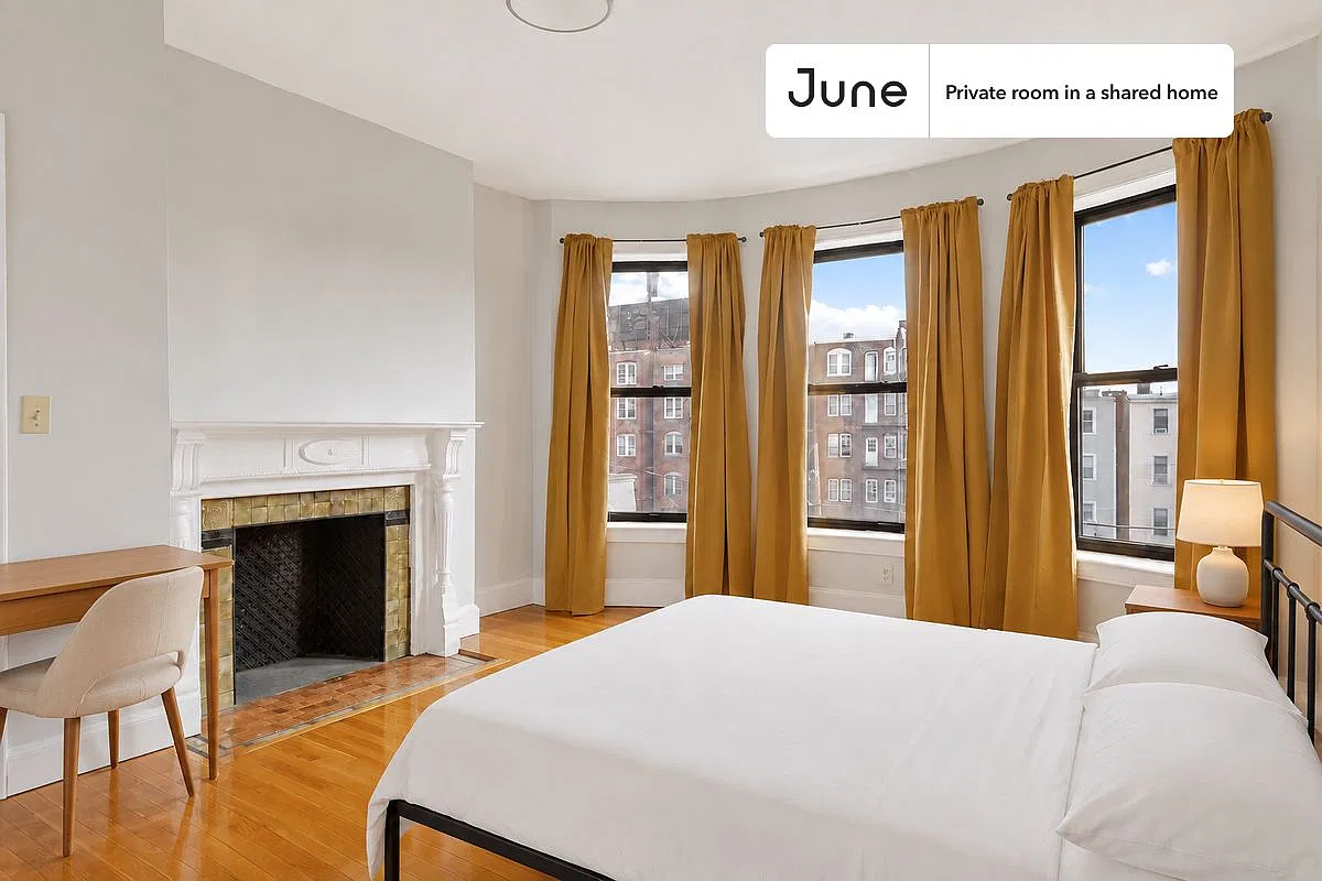 Queen bedroom in 4 bed/2 bath home in Allston #535 C — Photo 1