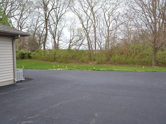4th image of 3954 Wiston Dr