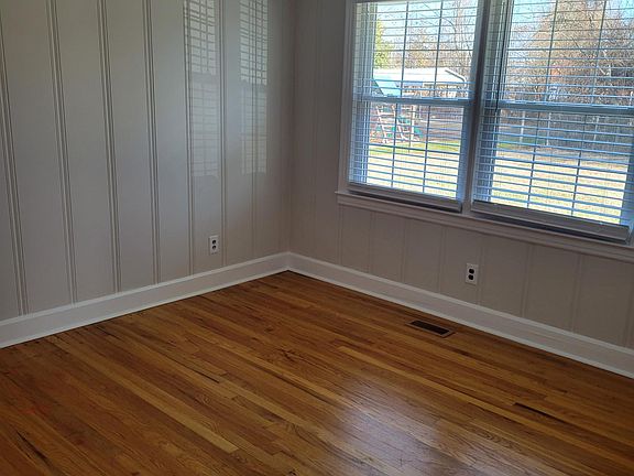 3rd image of 1616 White Blvd