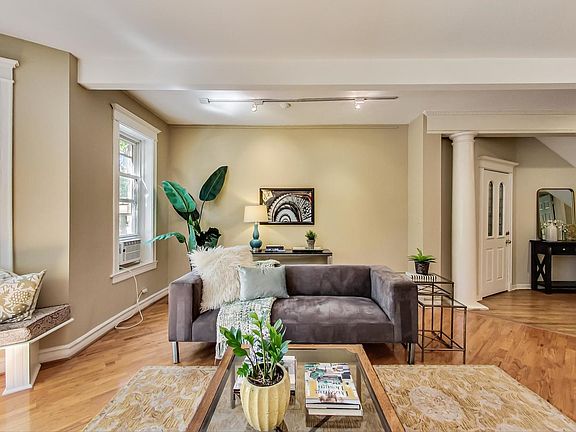 5th image of 2861 N Burling St #1N