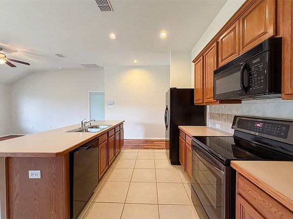 4th image of 3616 Applewood Rd