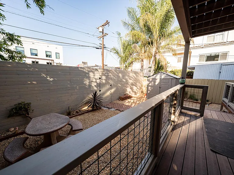 deck 2 off the kitchen