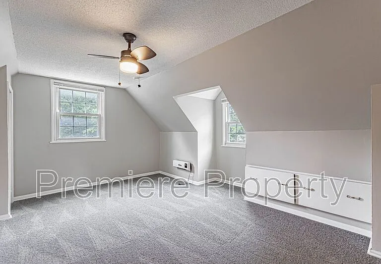 7826 Summit St — Photo 13