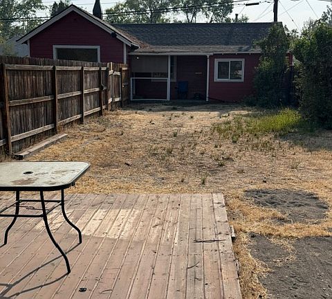 4th image of 734 SW 15th St