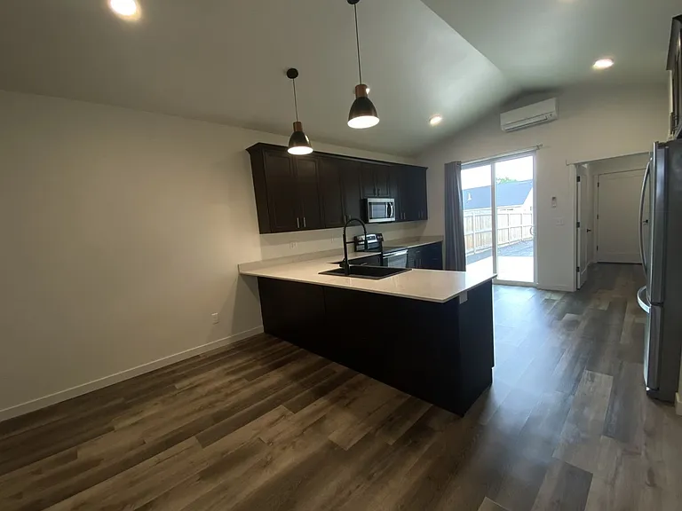 2513 N Benjamin Ln — Photo 5