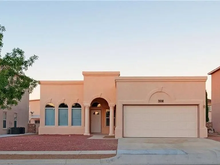 304 Jim Hofher Pl — Photo 1